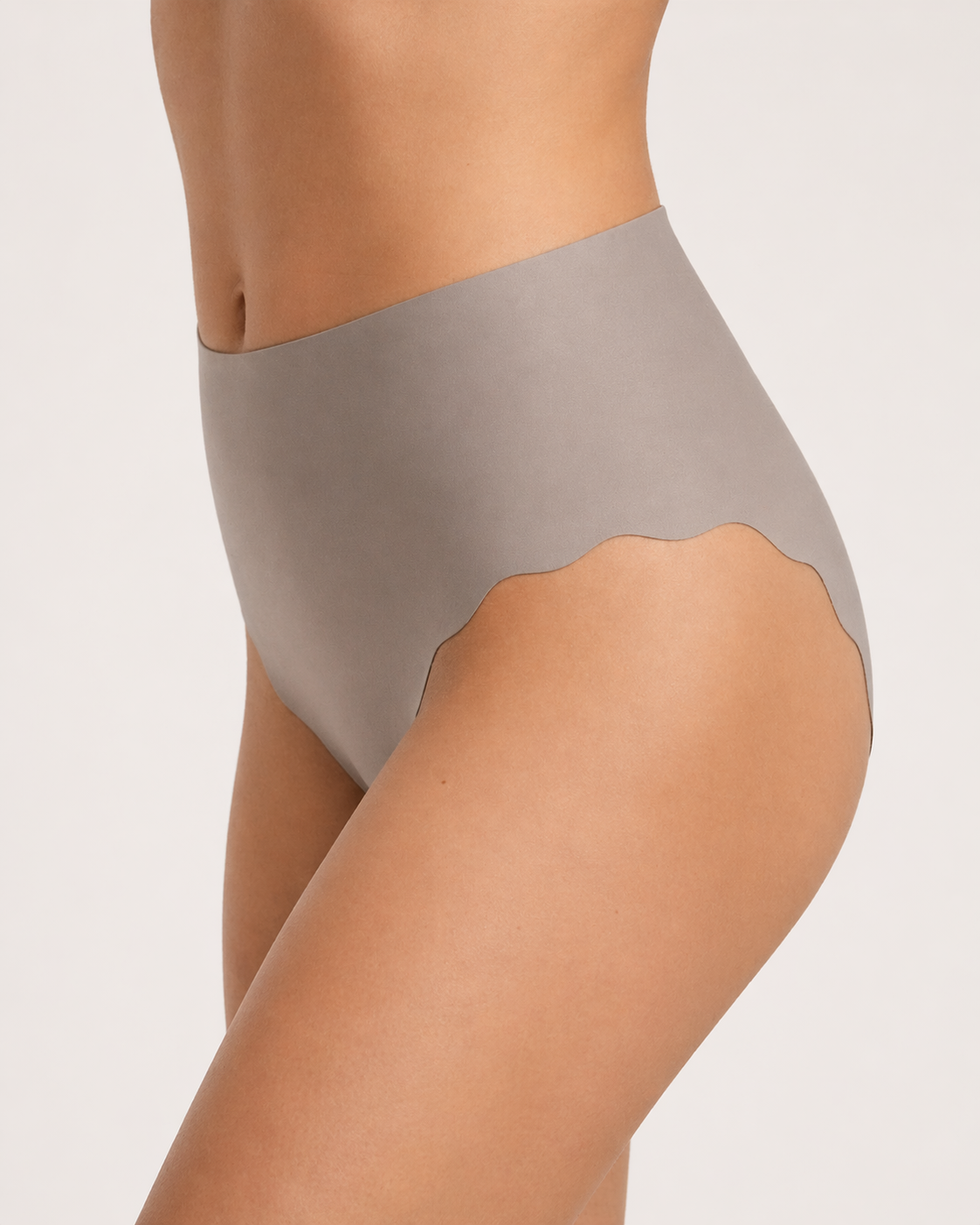 Barnacle-Seamless Mid-Rise Brief