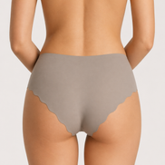 Barnacle-Seamless Mid-Rise Brief